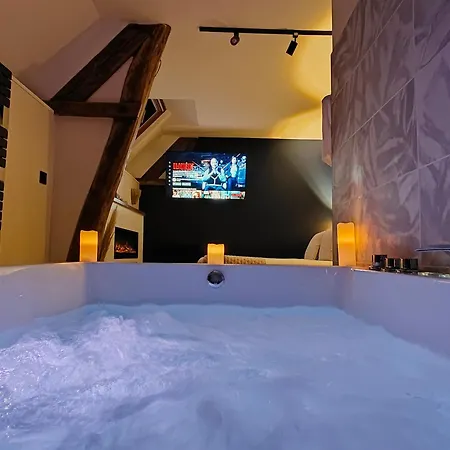 La Bulle Romantique, Avec Jacuzzi Privatif Bailleval